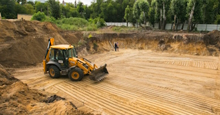 Разработка котлована Дзержинский стоимость за от 568 руб. м3 - заказать работы по копке и рытью котлованов | траншей